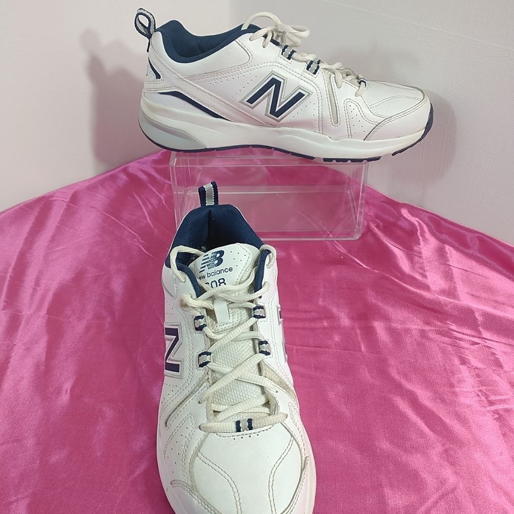 New Balance White and Navy Sneakers Size 10